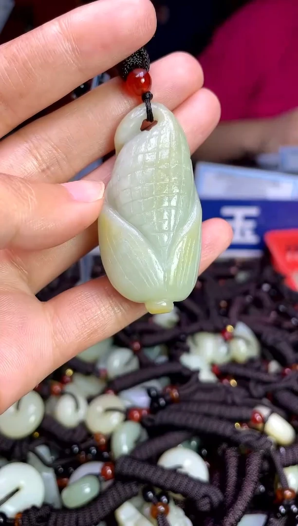 未镶嵌和田玉挂件1