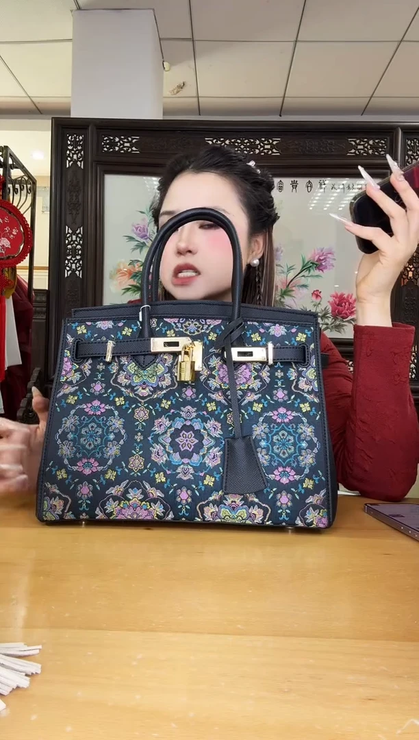 牛皮（革）月****美11111