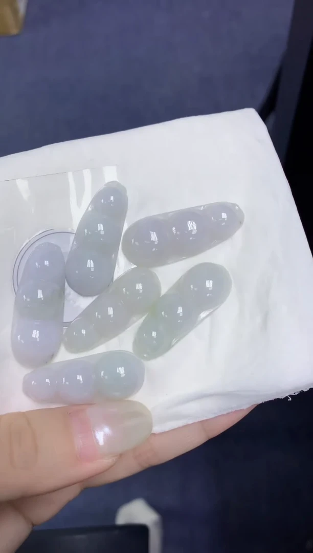 翡翠未镶嵌颈饰天然缅甸翡翠A货多样性发其一