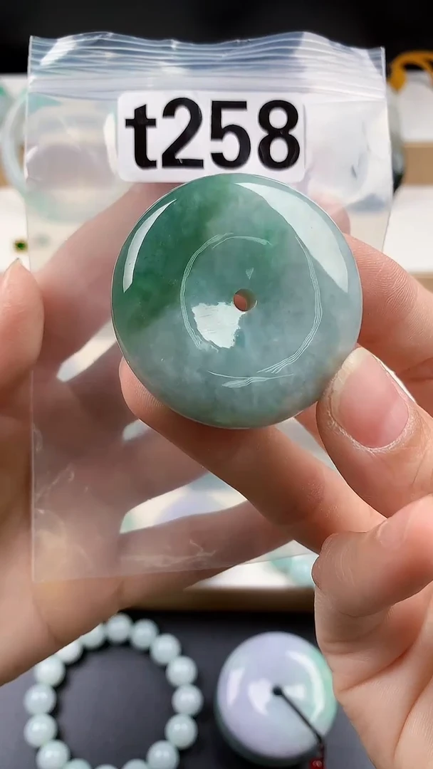 颈饰未镶嵌翡翠天然翡翠吊坠挂件