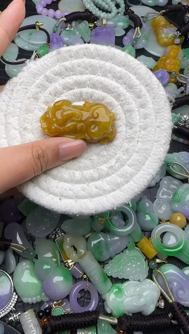 颈饰未镶嵌翡翠缅甸翡翠吊坠