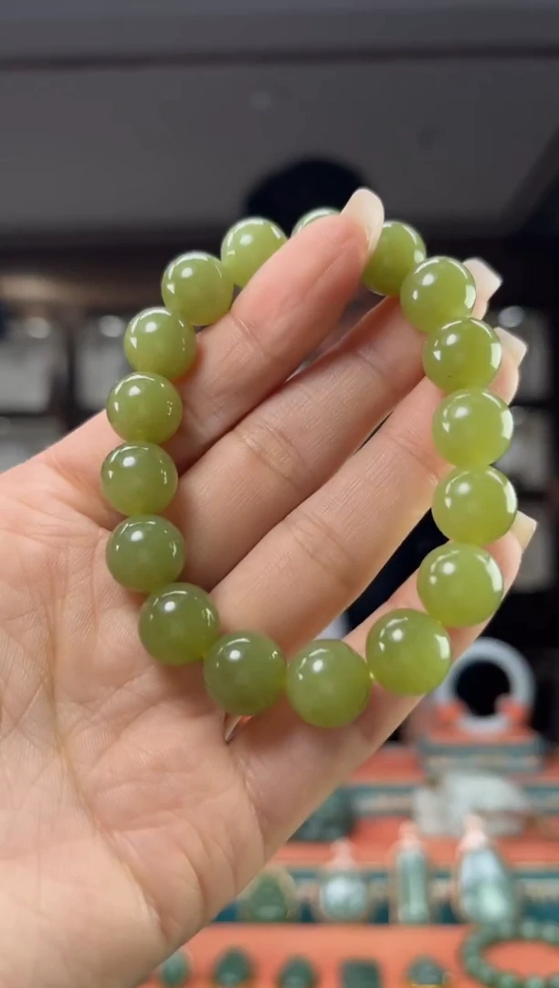 颈饰未镶嵌和田玉佩佩12mm左右