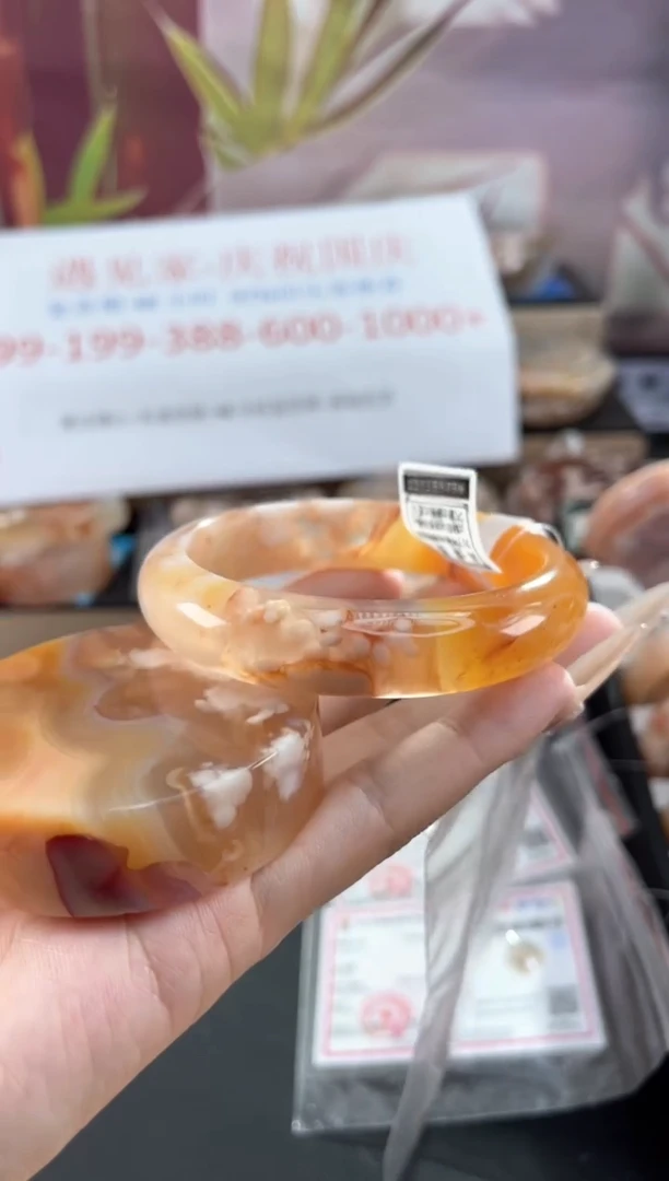 未镶嵌手镯石英质玉60