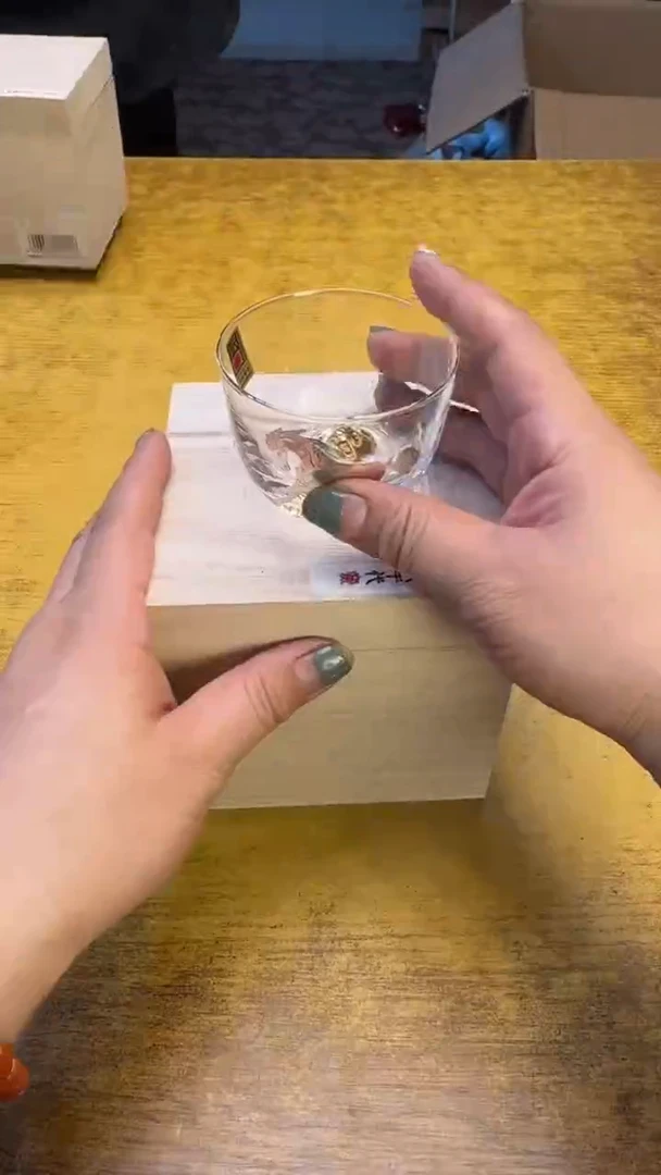瓷器瓷瑕疵老破破81马杯