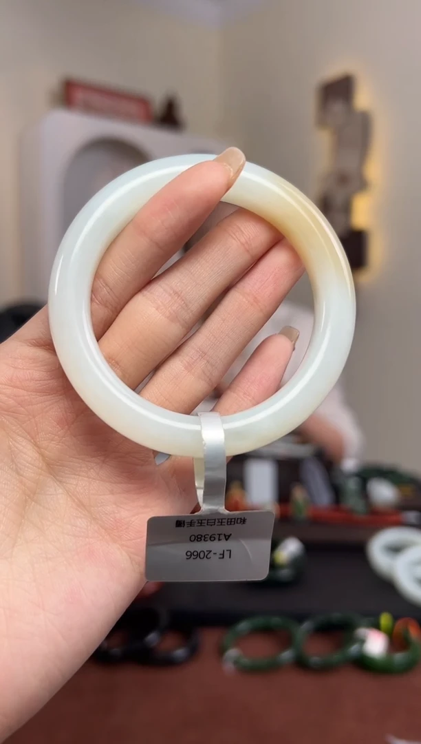 【闪购商品】和田玉手镯未镶嵌S10- 草沁 55mm 11.5*10