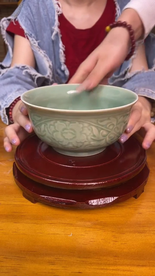 碗青瓷牡丹纹5.5寸碗