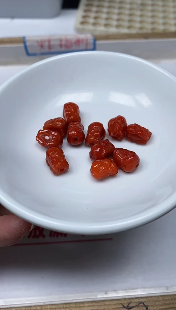 【闪购商品】南红玛瑙散珠未镶嵌M275老料楠 红小貔貅1个10元