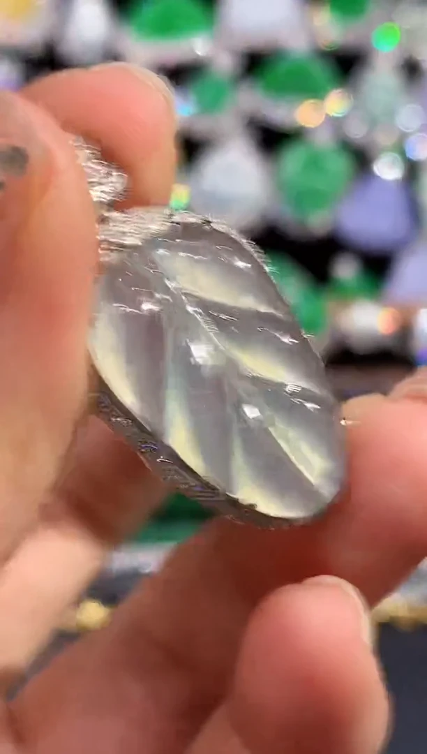 吊坠(不含链)18K金镶嵌翡翠OHY多样性发其一