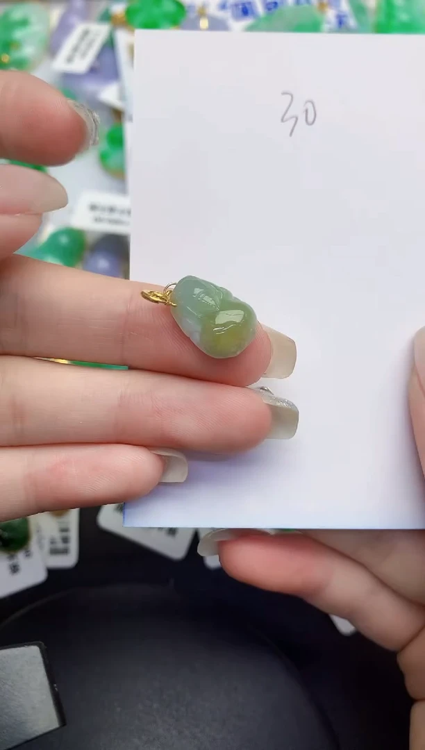 翡翠未镶嵌颈饰缅甸天然翡翠A货