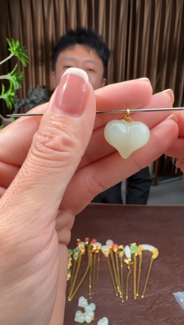 颈饰18K金镶嵌和田玉105钧然11.10多样性拍一发一