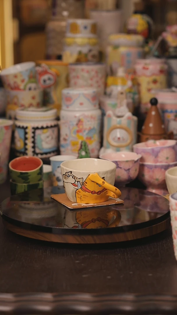 景德镇釉下彩绘设计师款式陶瓷