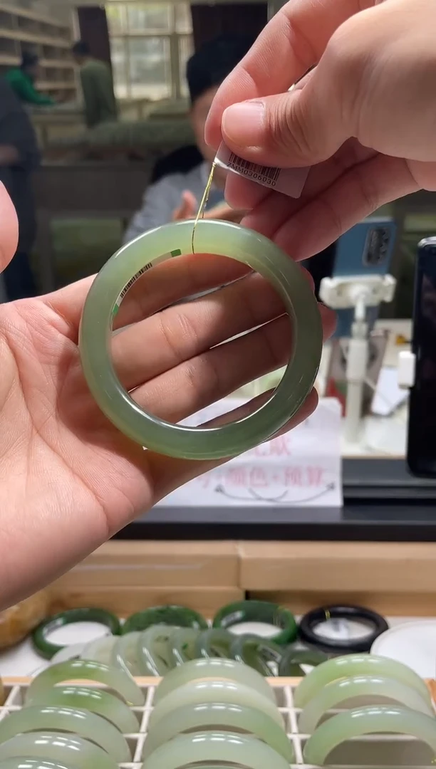 未镶嵌手镯和田玉54-56圈口 6030