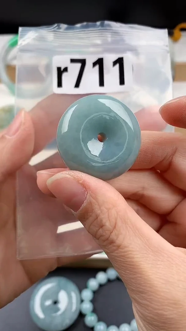 颈饰未镶嵌翡翠天然翡翠吊坠挂件