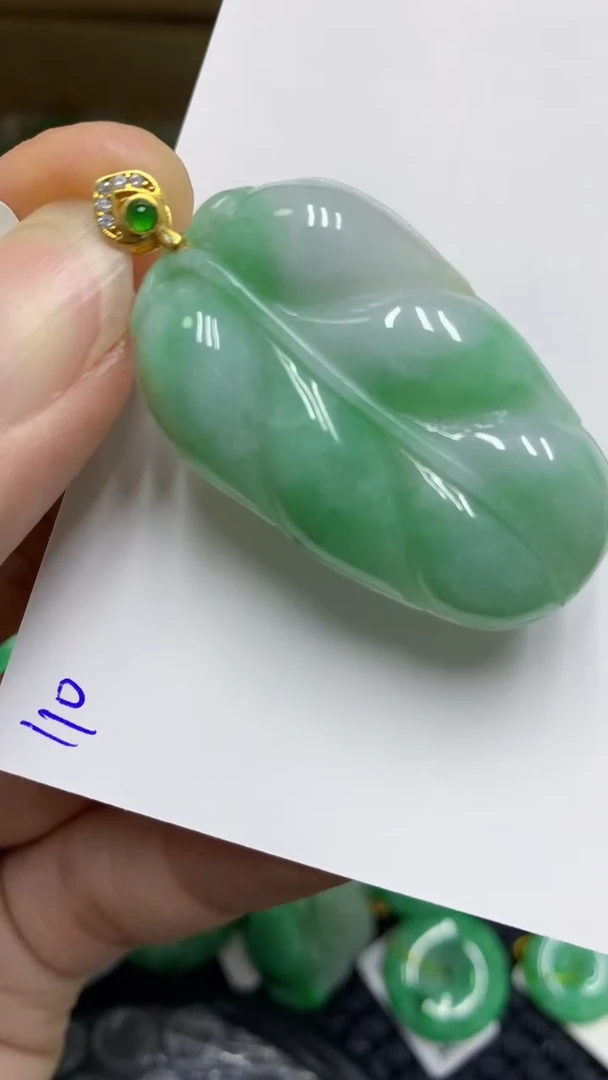 颈饰未镶嵌翡翠缅甸A货翡翠1