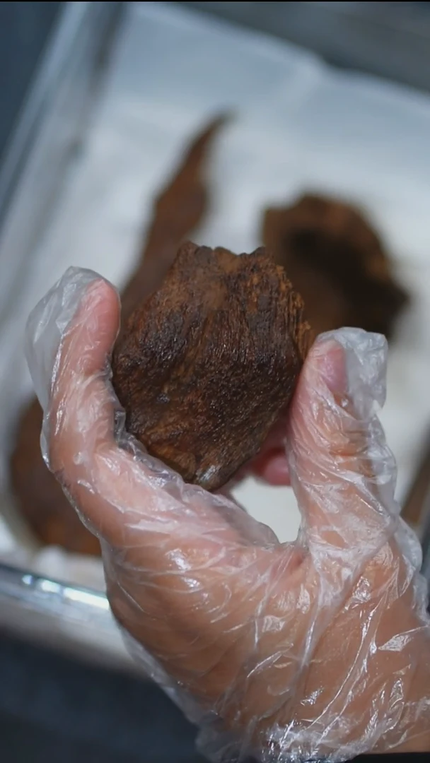 沉香沉香碎屑富森红土沉水21.28克