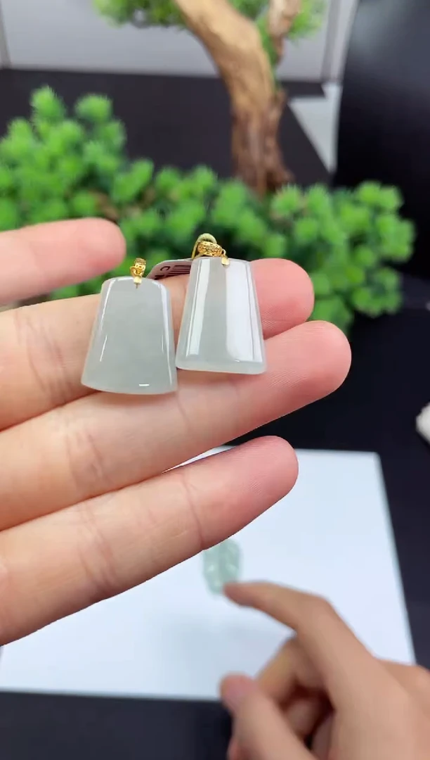 吊坠(不含链)18K金镶嵌翡翠无事牌-@@CMT733-3