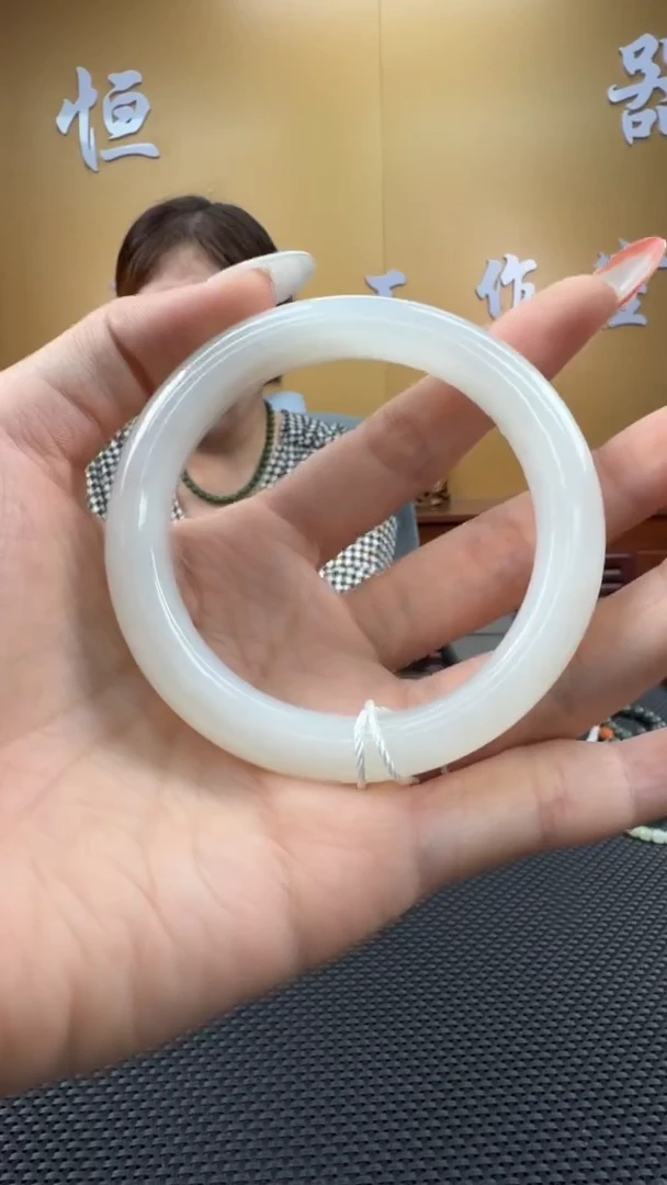 颈饰未镶嵌和田玉手镯58