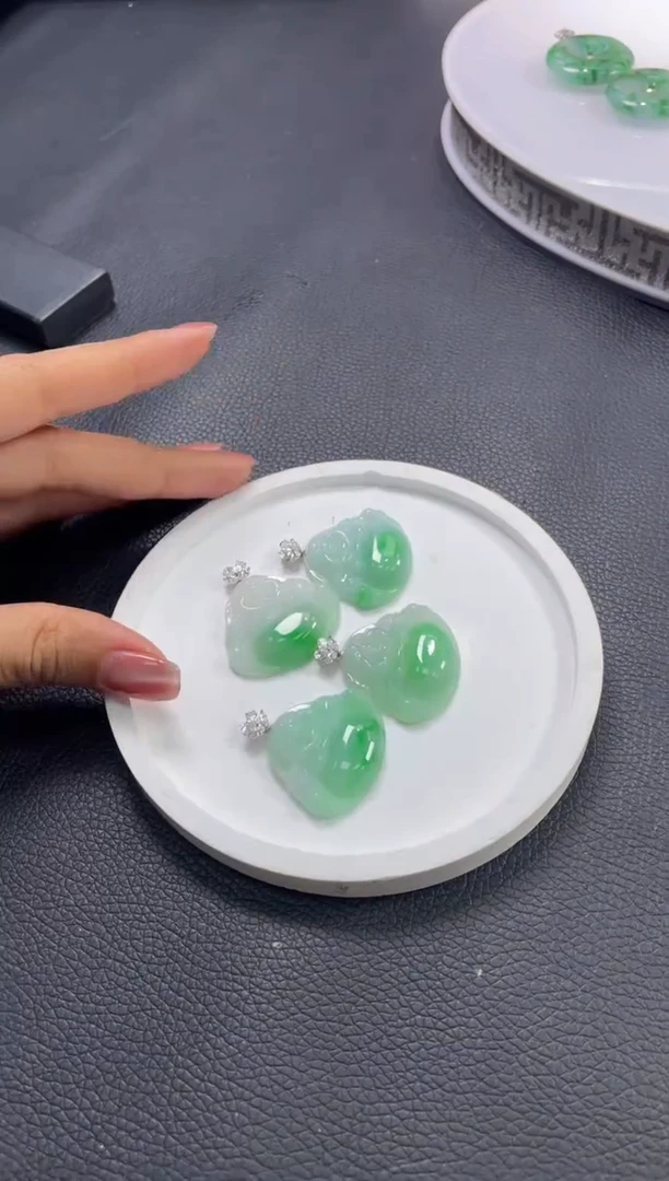 18K金镶嵌定制翡翠DDJ53897/多样性发一件