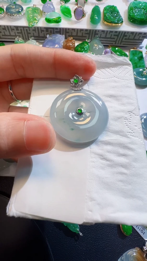 翡翠18K金镶嵌吊坠(不含链)7800