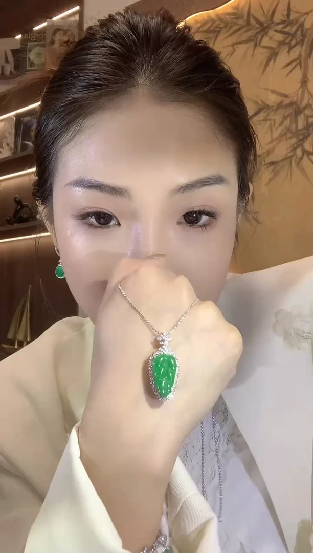【闪购商品】翡翠吊坠(不含链)18K金镶嵌A62多样性发一件