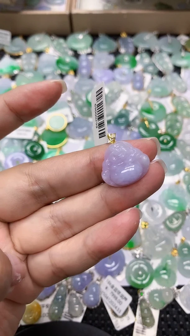 颈饰18K金镶嵌翡翠111111111