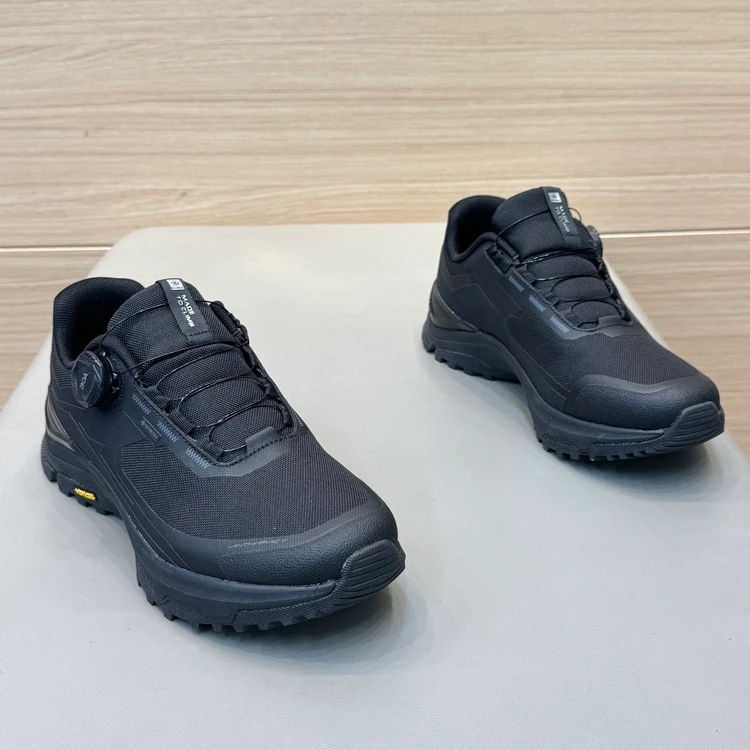 男鞋2025冬季户外登山跑步旋扣休闲鞋透气防滑舒适跑步越野运动鞋