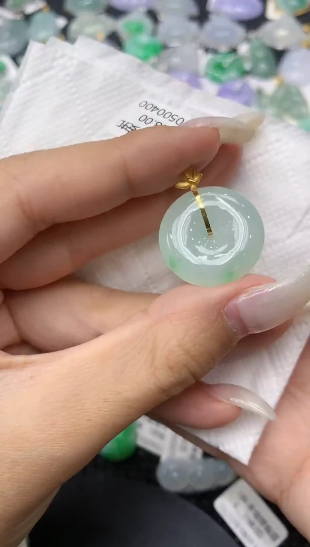 颈饰18K金镶嵌翡翠11111111111