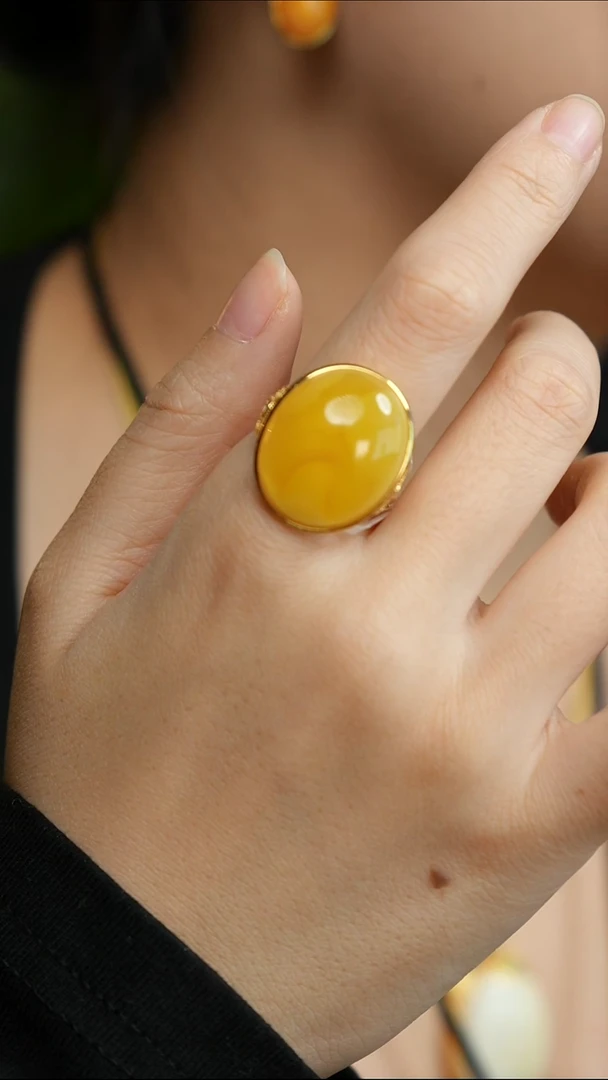 银S925镶嵌蜜蜡戒指如意托