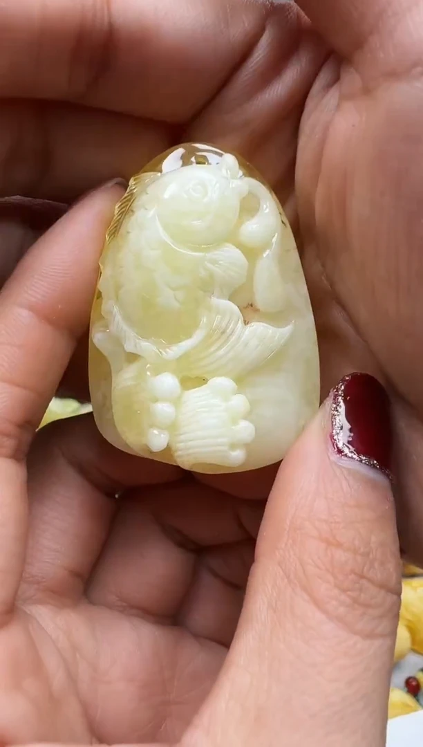 【闪购商品】琥珀裸石未镶嵌挂坠