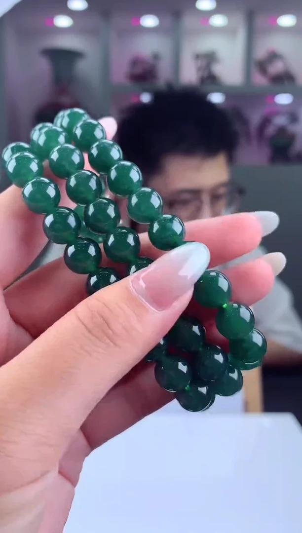 颈饰未镶嵌翡翠天然翡翠（拍一发一)