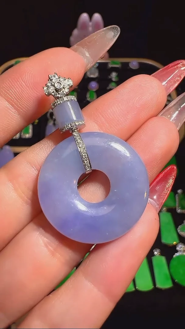 18K金镶嵌挂件翡翠吊坠