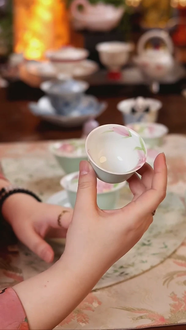 野百合小茶杯 哈哈