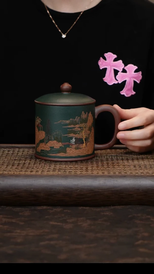 茶杯紫砂墨绿山水