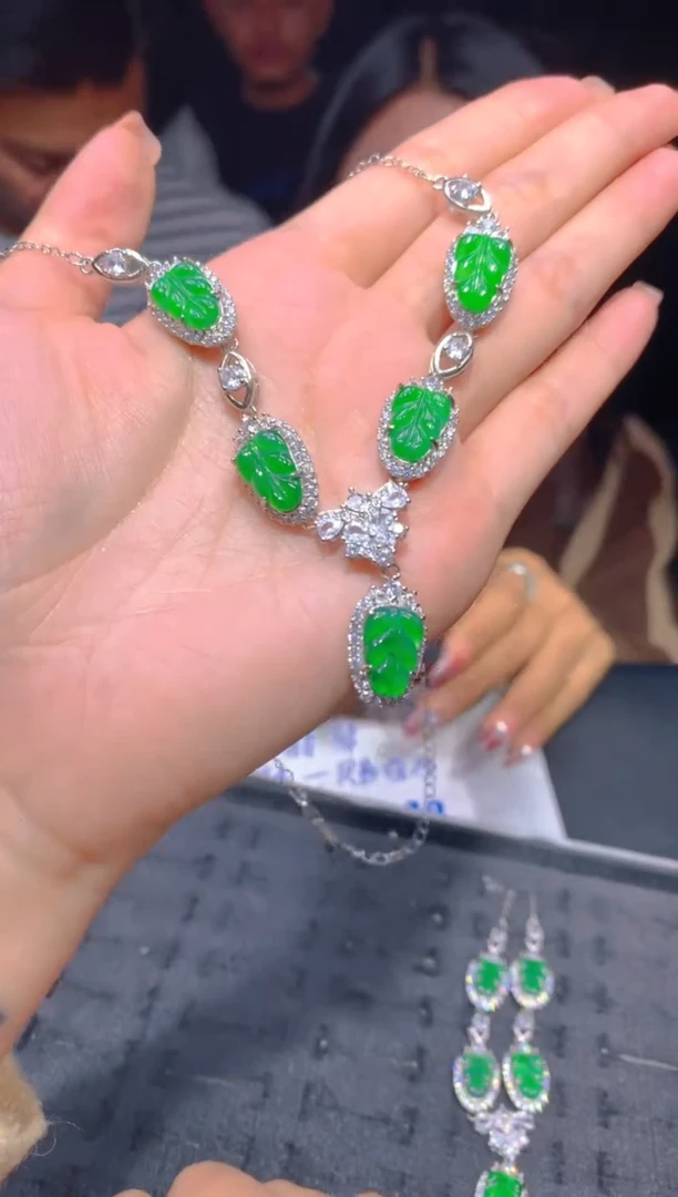 【闪购商品】定制翡翠未镶嵌138多样性发货（发其一）