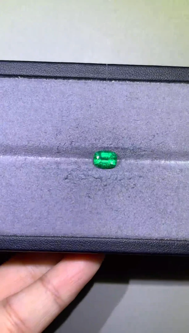 裸石祖母绿1.26ct赞比亚吉尔德VVG微油