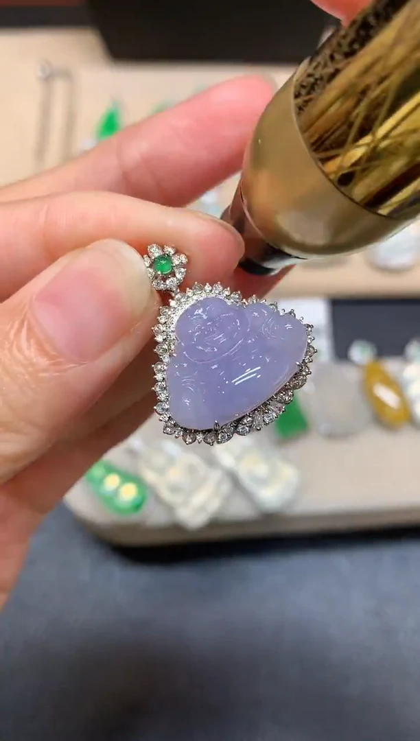 颈饰18K金镶嵌翡翠佛公【无服务费