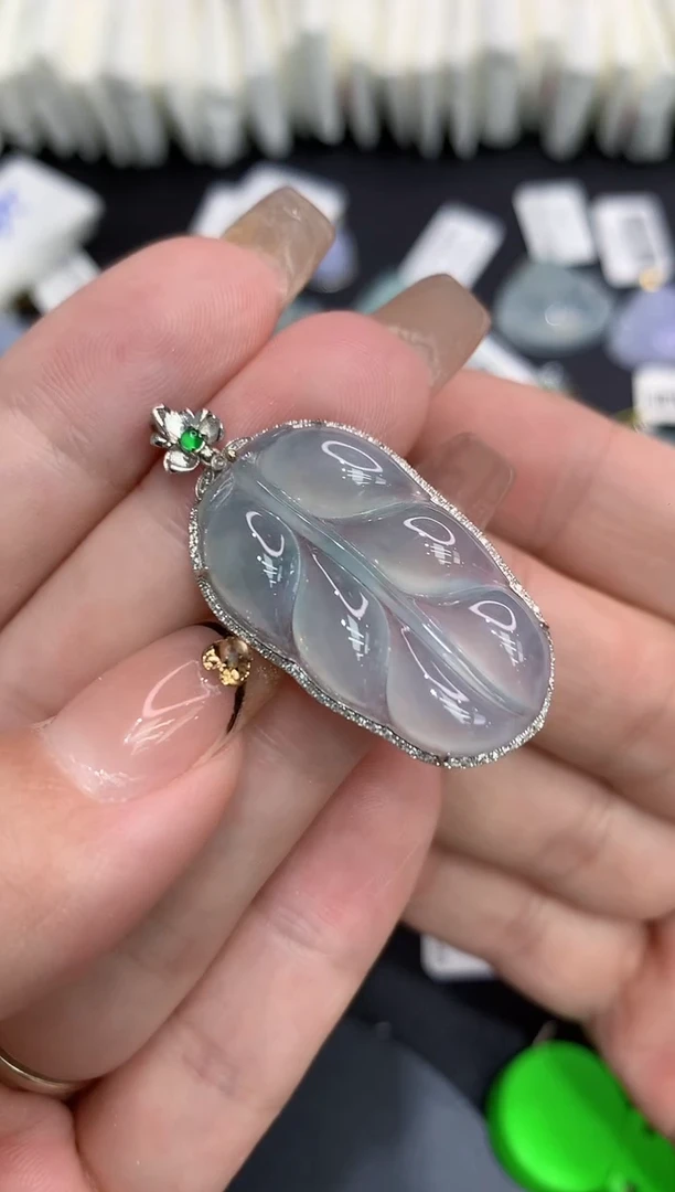 吊坠(不含链)18K金镶嵌翡翠111