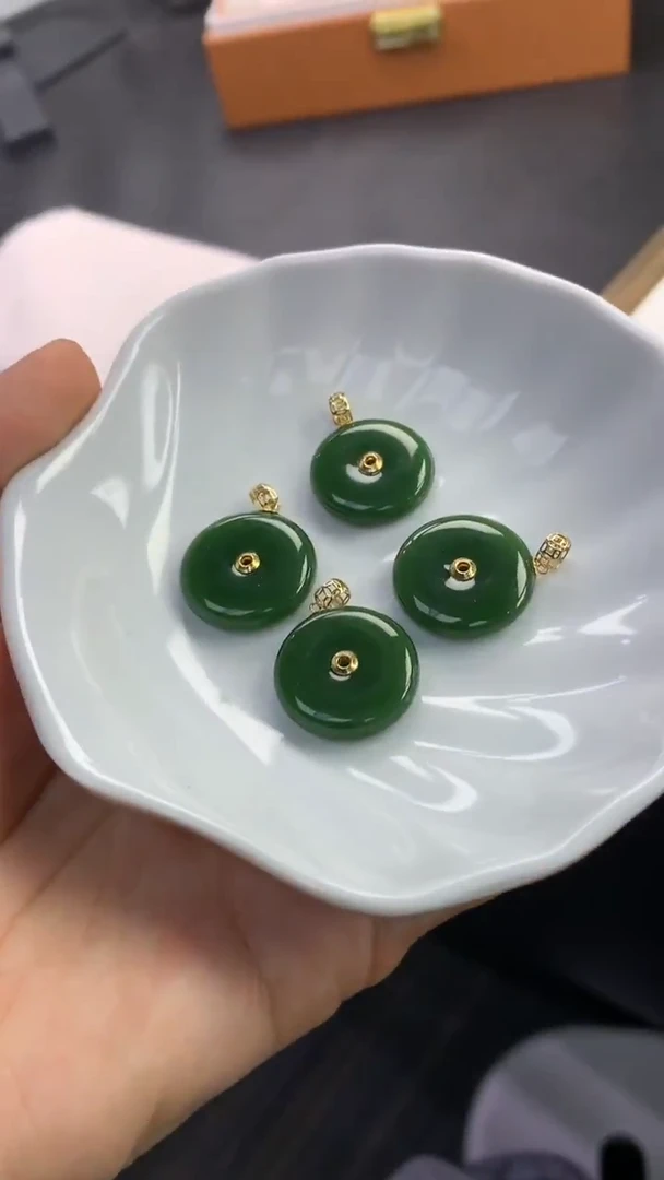 颈饰18K金镶嵌和田玉HT101 碧玉平安扣赠皮绳