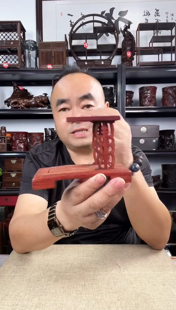 木红二连老李红木工艺品