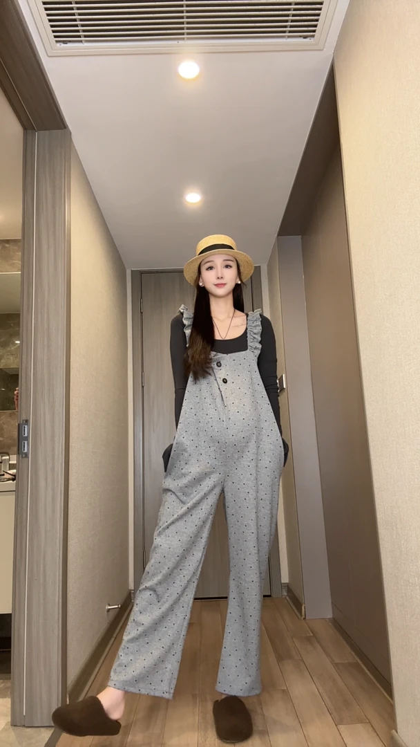 时尚孕妈辣妈上衣点点背带裤外穿宽松显瘦两穿百搭减龄套装