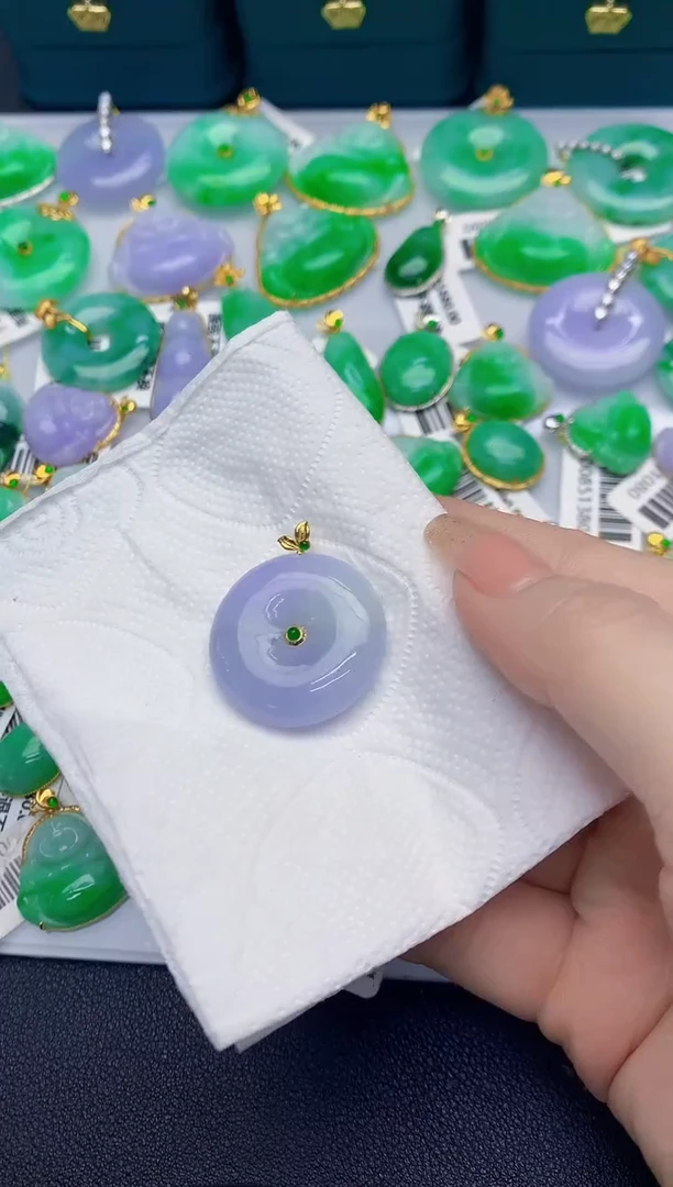 颈饰18K金镶嵌翡翠缅甸天然翡翠A货