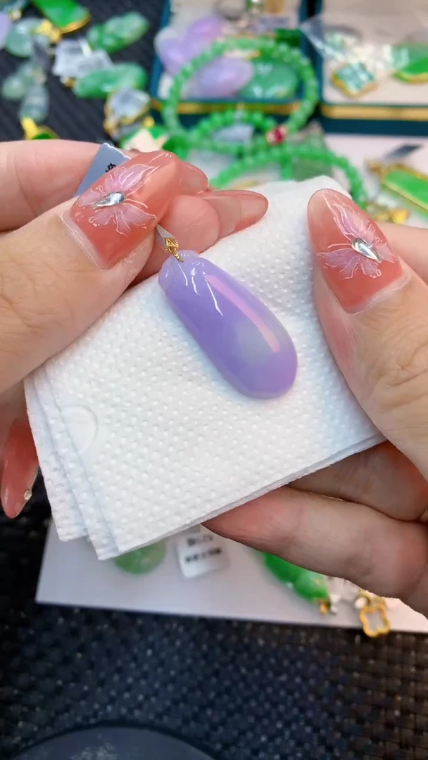 颈饰18K金镶嵌翡翠1