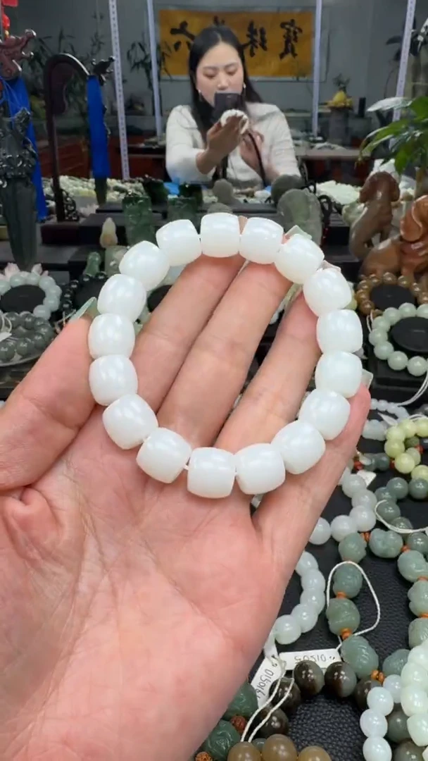 未镶嵌手串和田玉俄白玉卡13