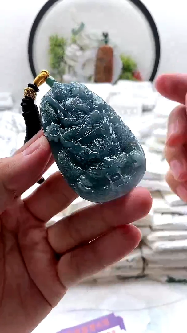 颈饰未镶嵌翡翠虚空藏