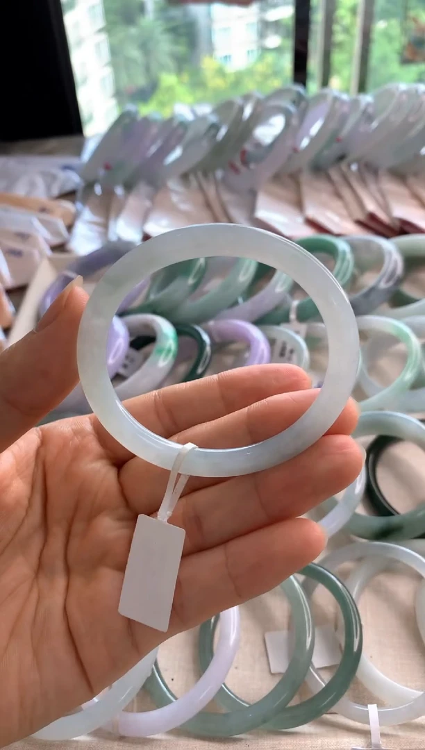 未镶嵌手镯翡翠53.2贵妃圆