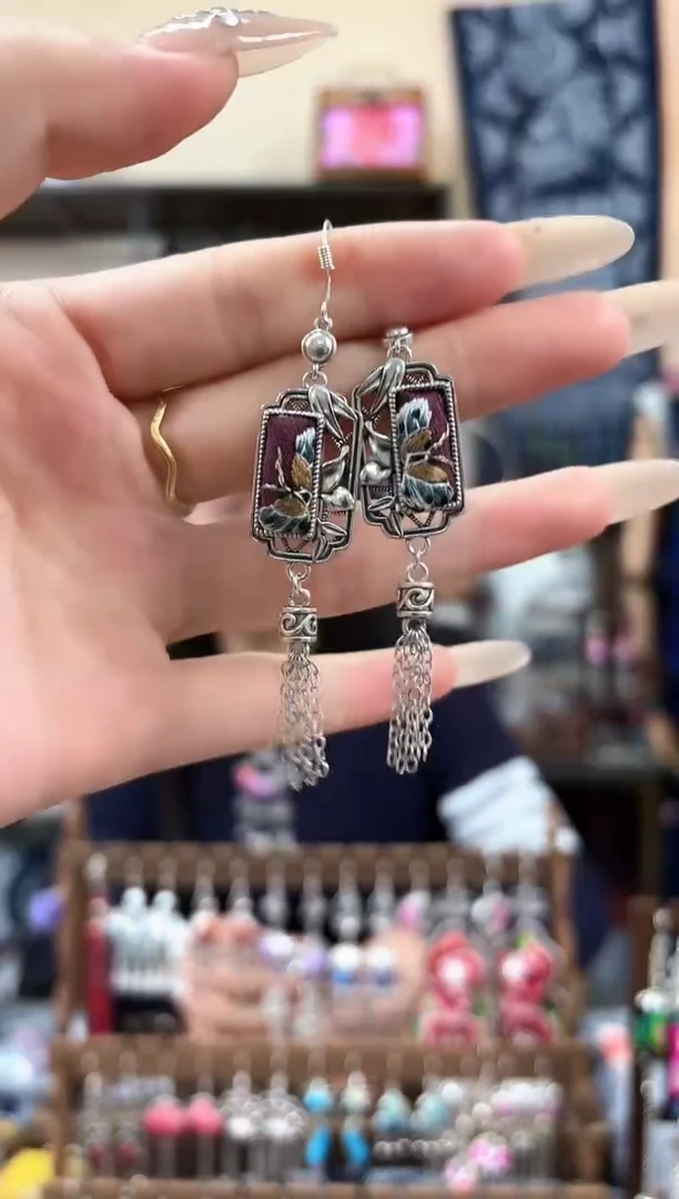 织绣民族风非遗老绣饰品525