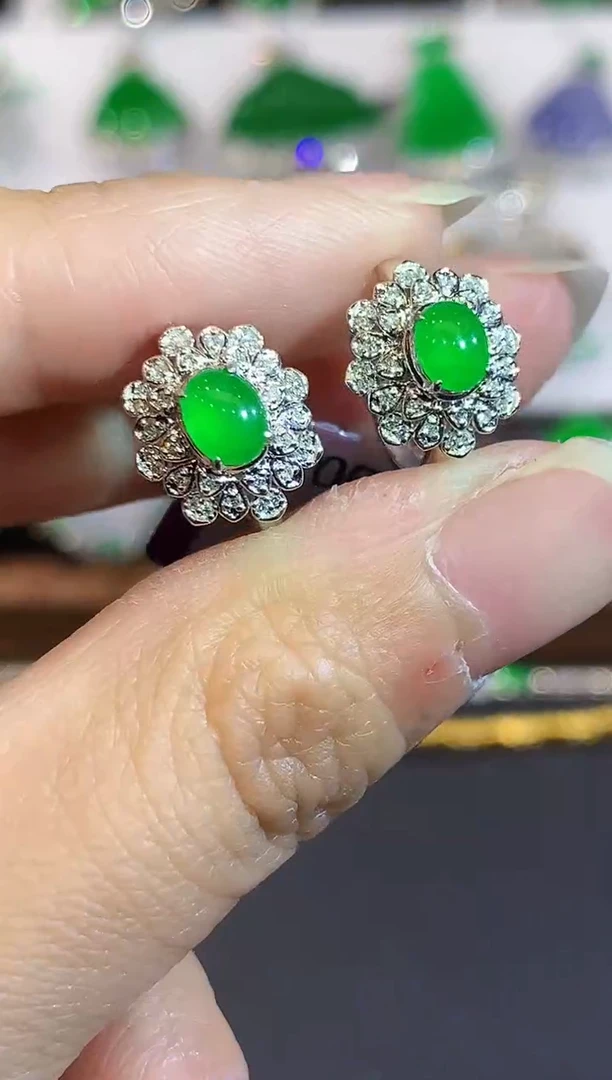 18K金镶嵌翡翠耳饰YS多样性发其一