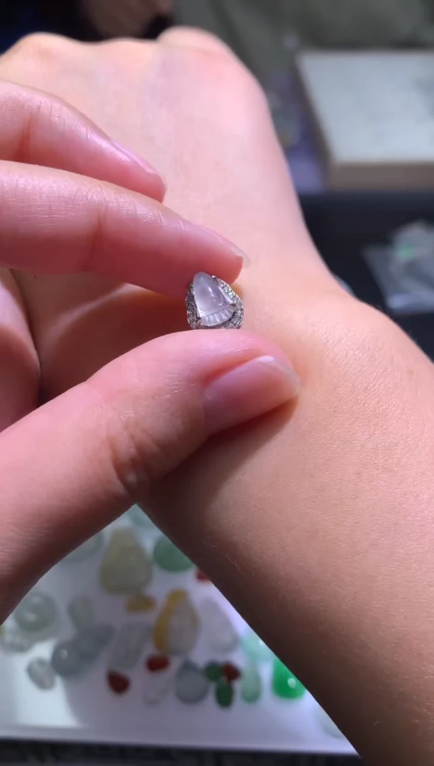 颈饰未镶嵌翡翠净货