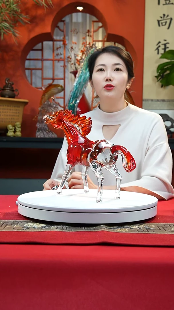 手工艺品琉璃红马