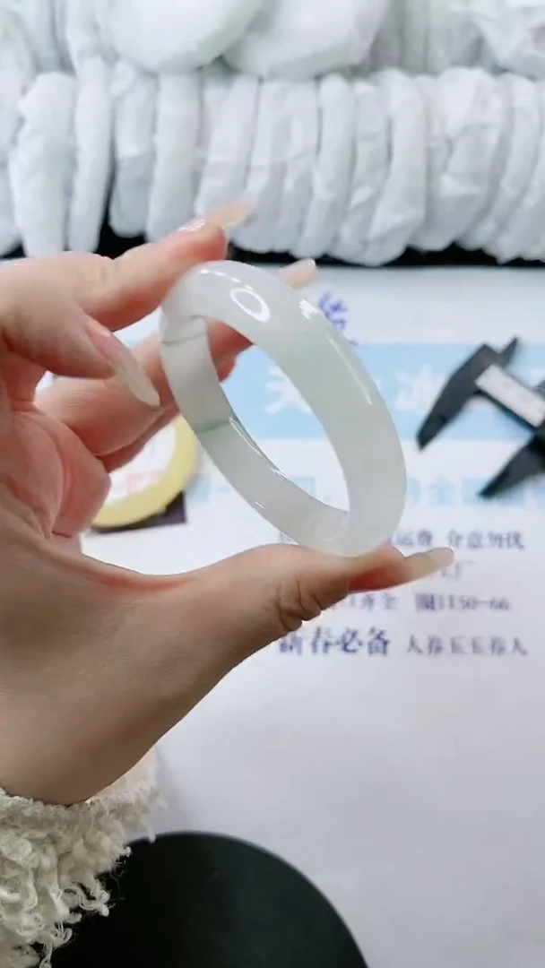 【闪购商品】石英质玉手镯未镶嵌多样性发货E378